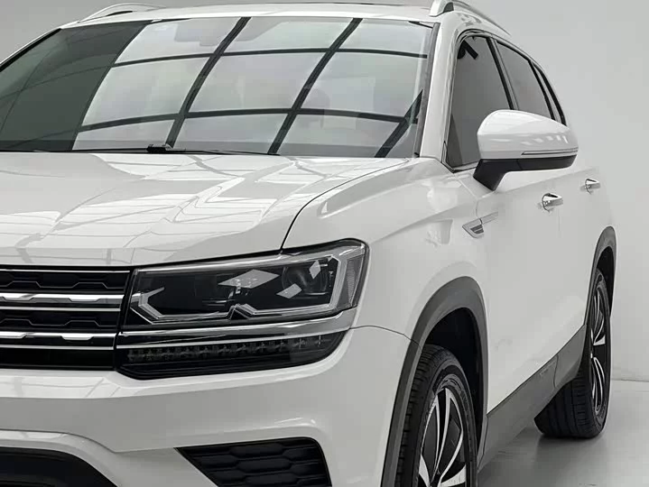 Volkswagen Tharu