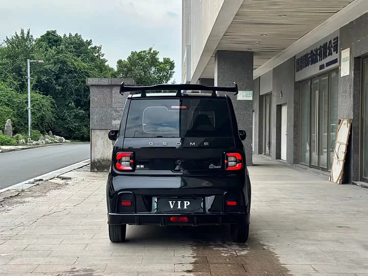 Geely panda