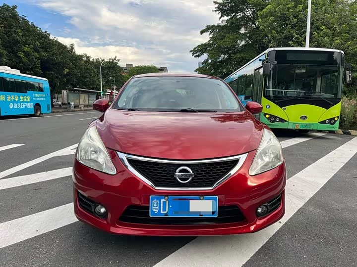 Nissan Tiida