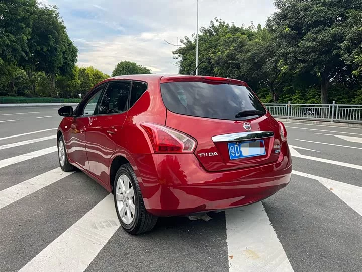 Nissan Tiida