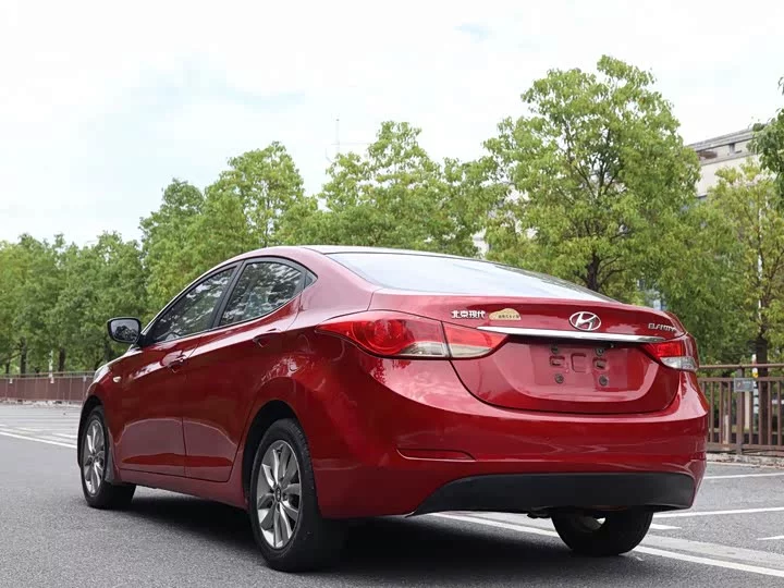Hyundai Elantra