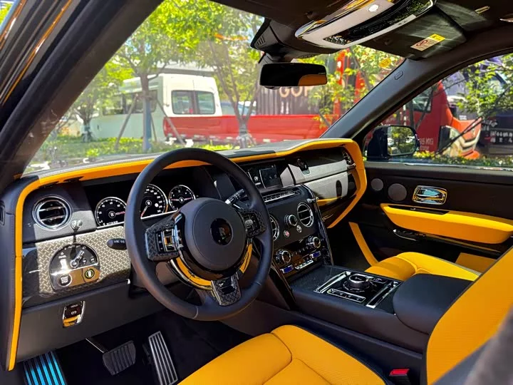 Rolls Royce Cullinan