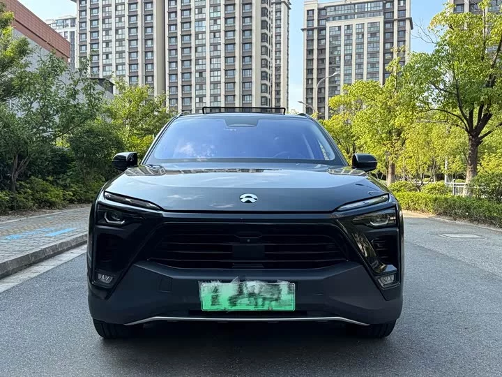 NIO ES8