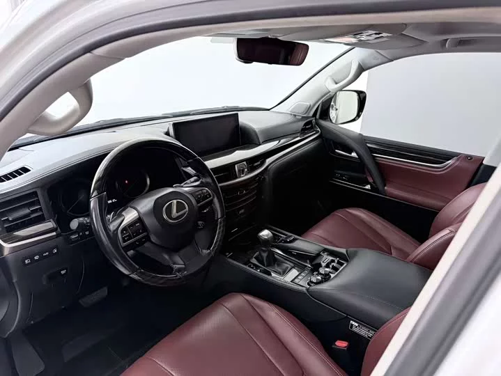 Lexus LX