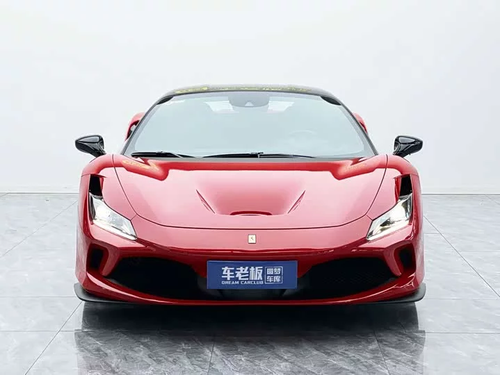 ferrari F8