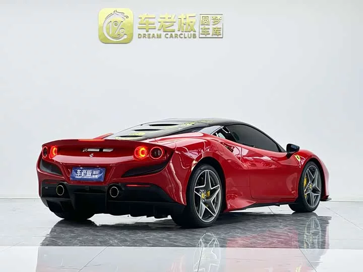 ferrari F8