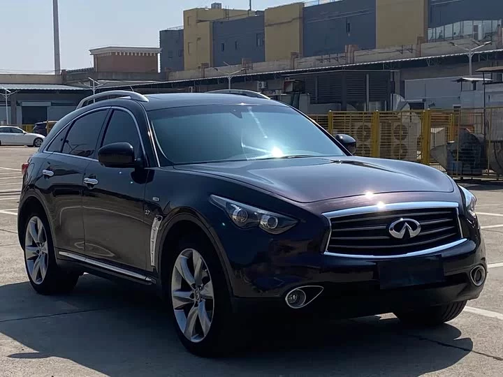 Infiniti QX70