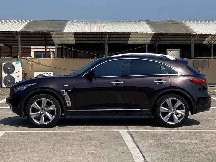 Infiniti QX70