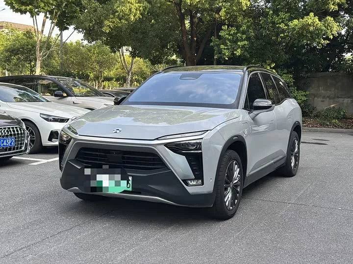 NIO ES8
