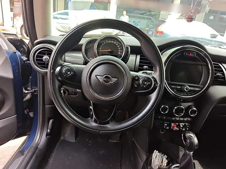 MINI 