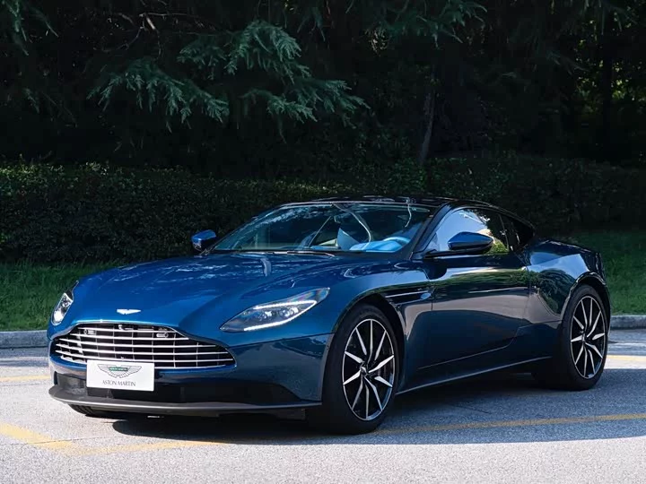 Aston Martin DB11