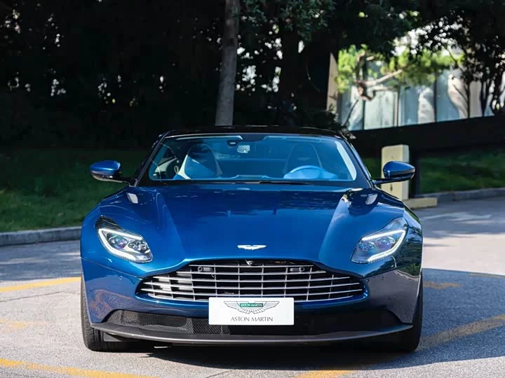 Aston Martin DB11