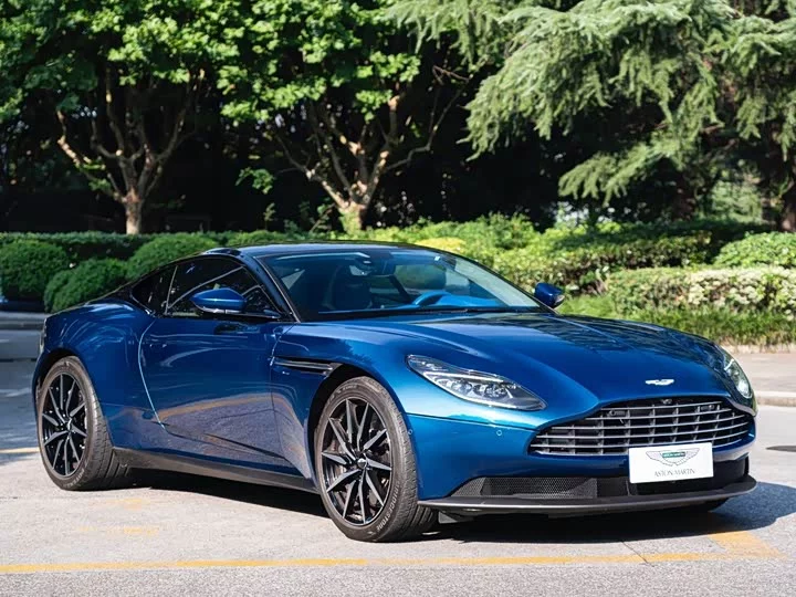 Aston Martin DB11