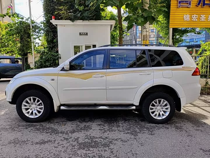 Mitsubishi Pajero Jinchang