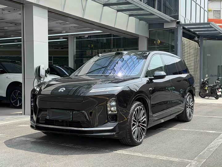 NIO ES8