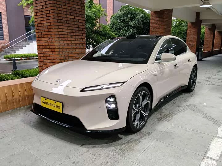 NIO ET5