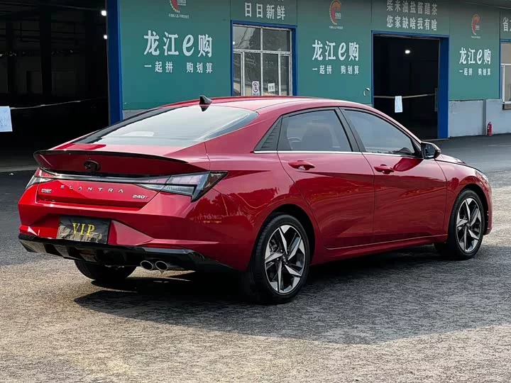 Hyundai Elantra