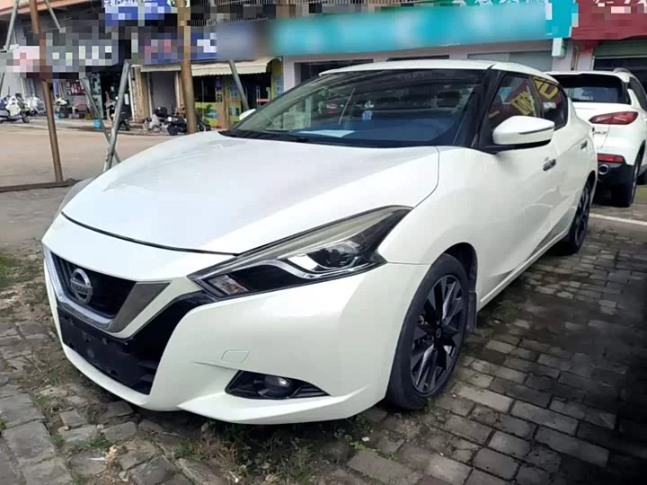 Nissan bluebird