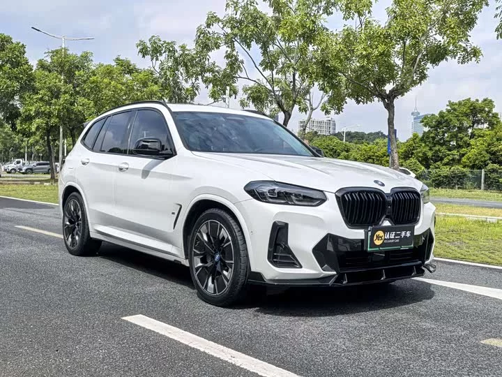 BMW iX3