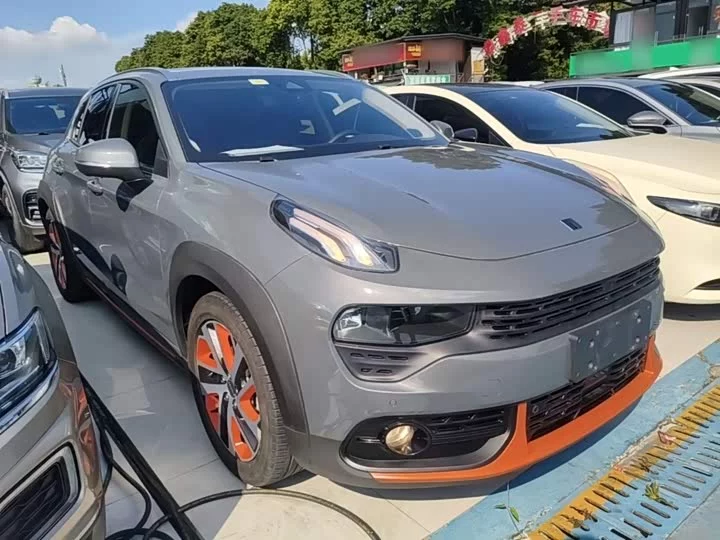 Lynk & Co 02