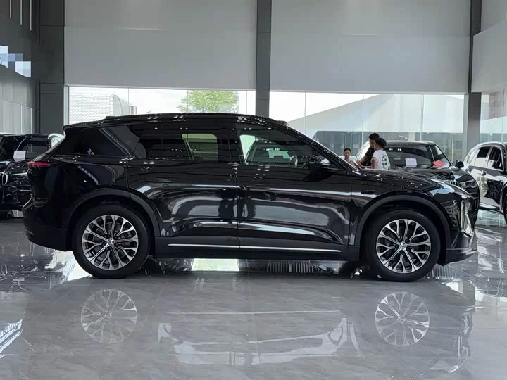 NIO ES6