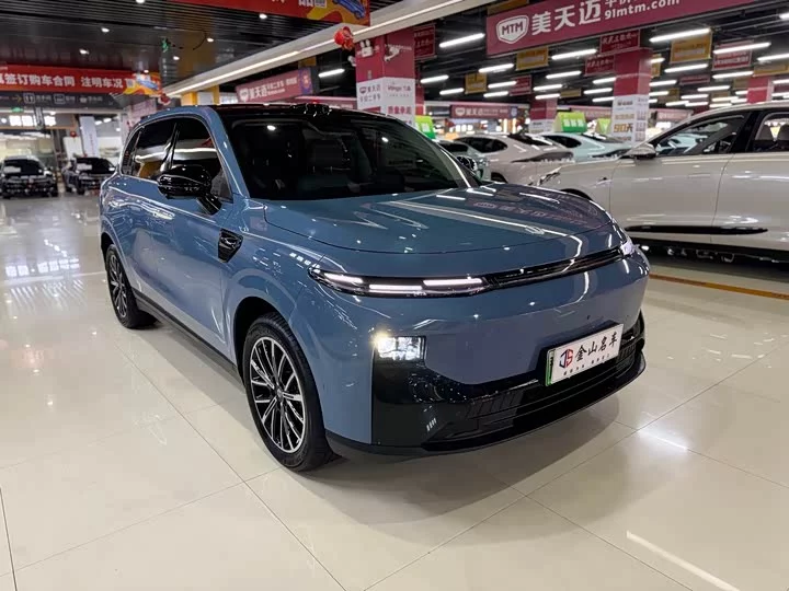 Leapmotor B10