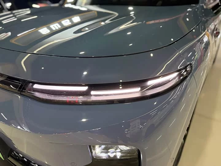 Leapmotor B10