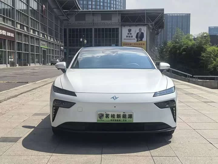 Dongfeng eπ007