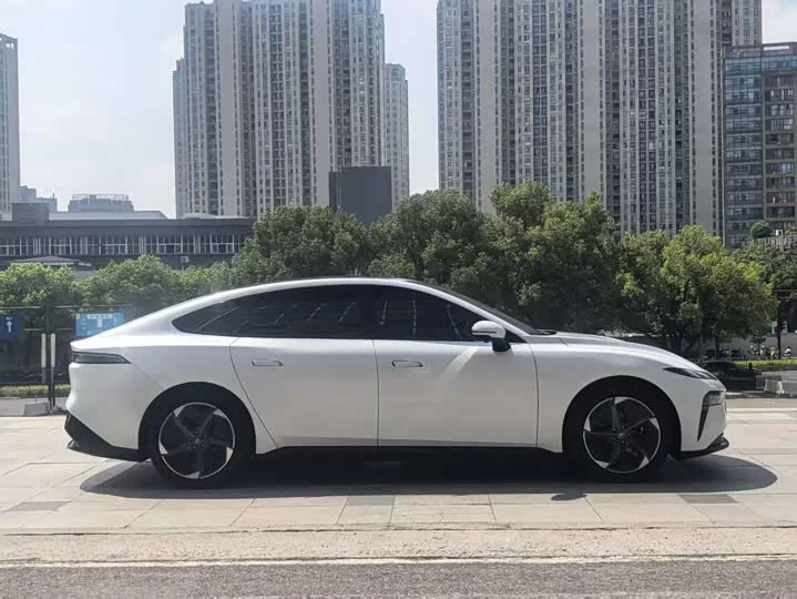 Dongfeng eπ007