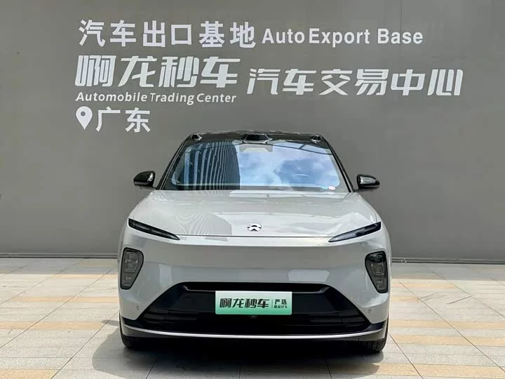 NIO ES8