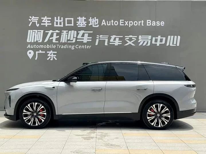 NIO ES8