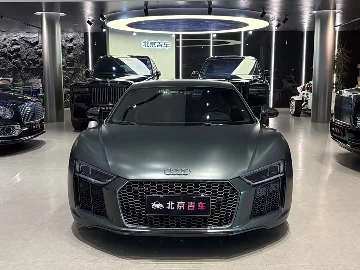Audi R8