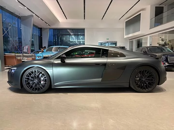 Audi R8