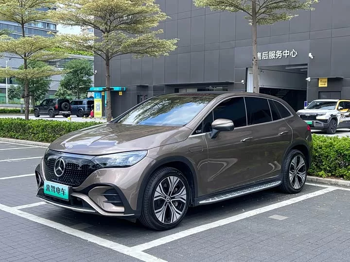 Mercedes-Benz EQE SUV