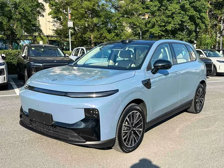 Leapmotor B10