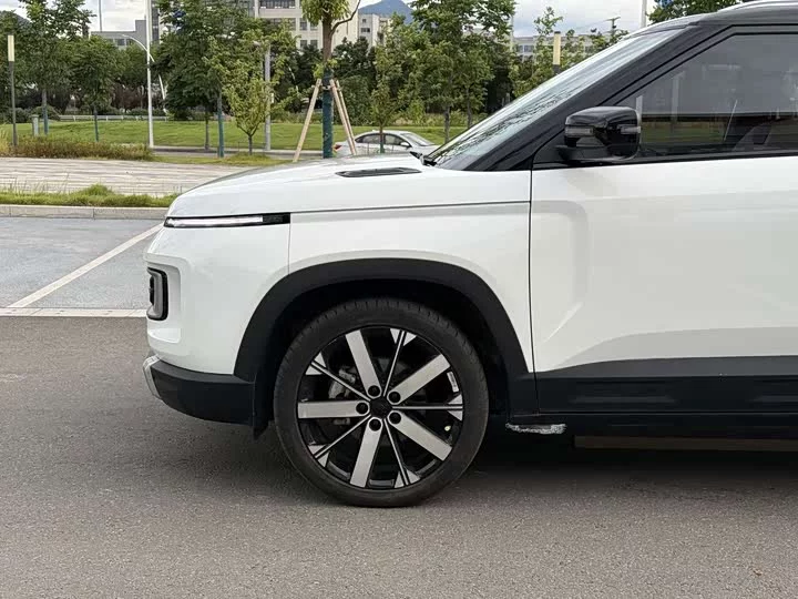 Geely ICON