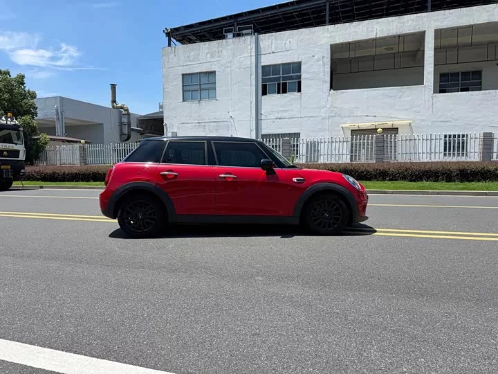 MINI 