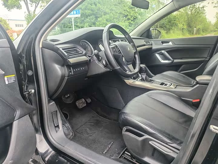 Peugeot 408