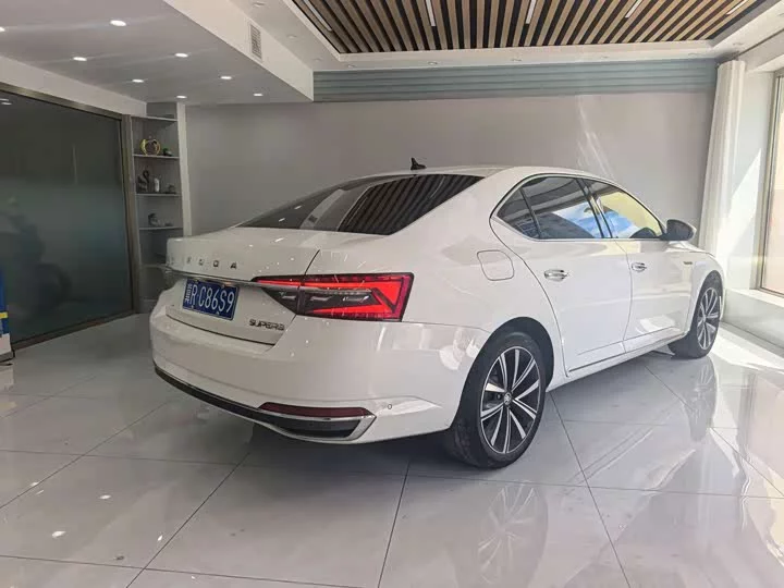Skoda SuperB