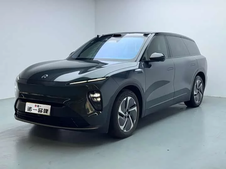 NIO ES8
