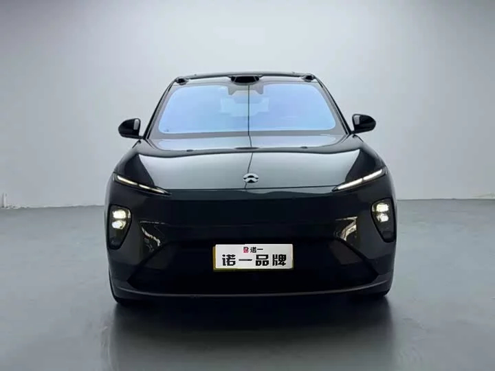 NIO ES8