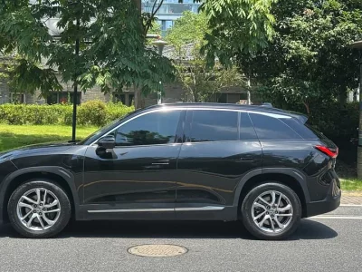 NIO ES6