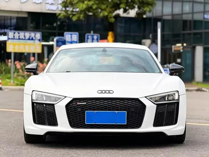 Audi R8