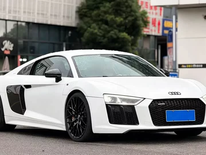Audi R8