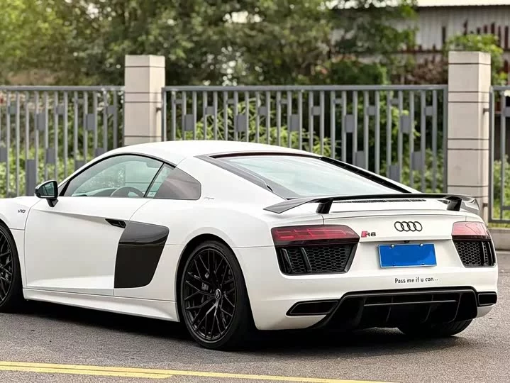 Audi R8