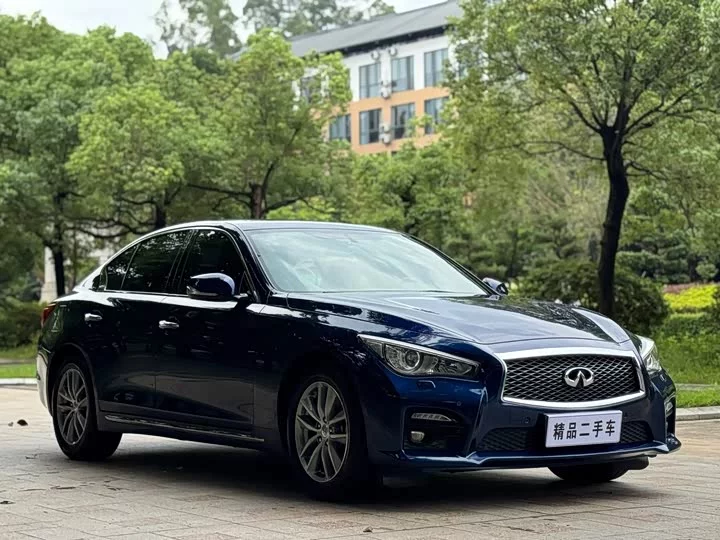 Infiniti Q50L