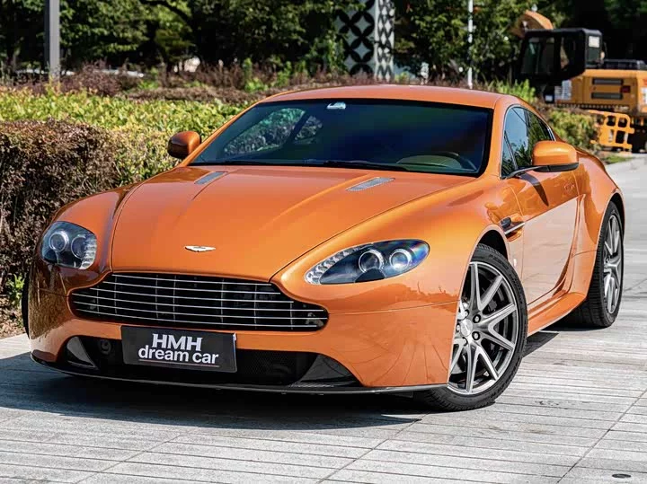 Aston Martin V8 Vantage