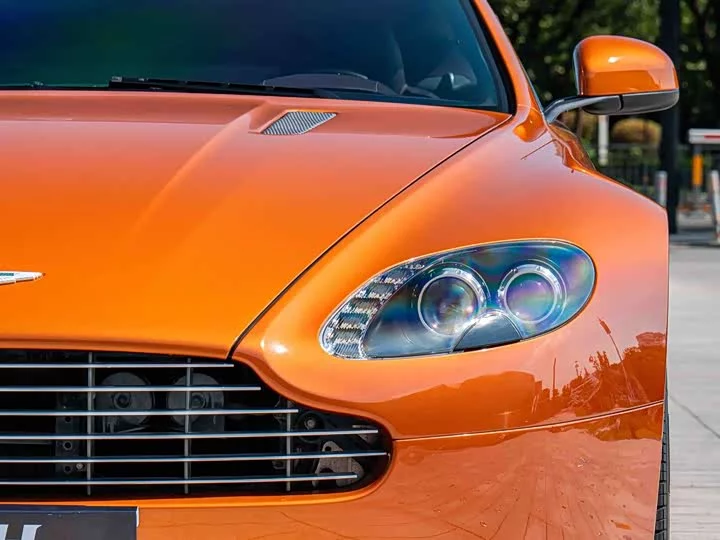 Aston Martin V8 Vantage