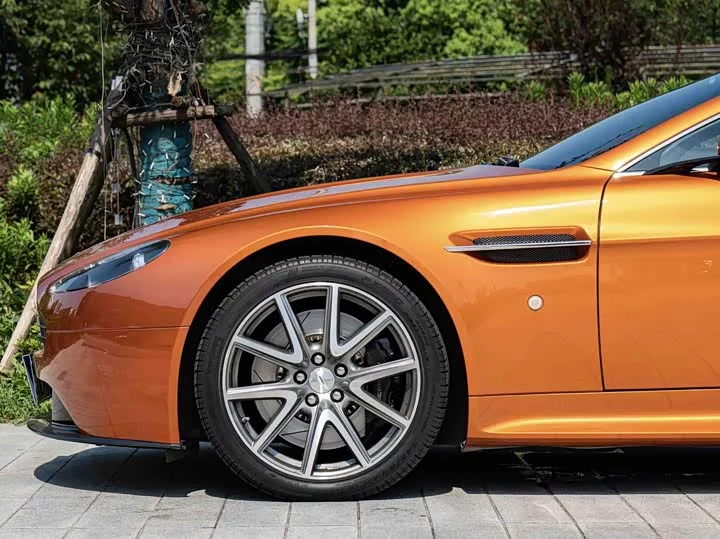 Aston Martin V8 Vantage