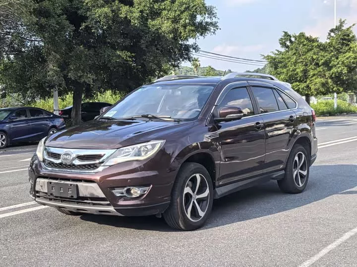 BYD S7